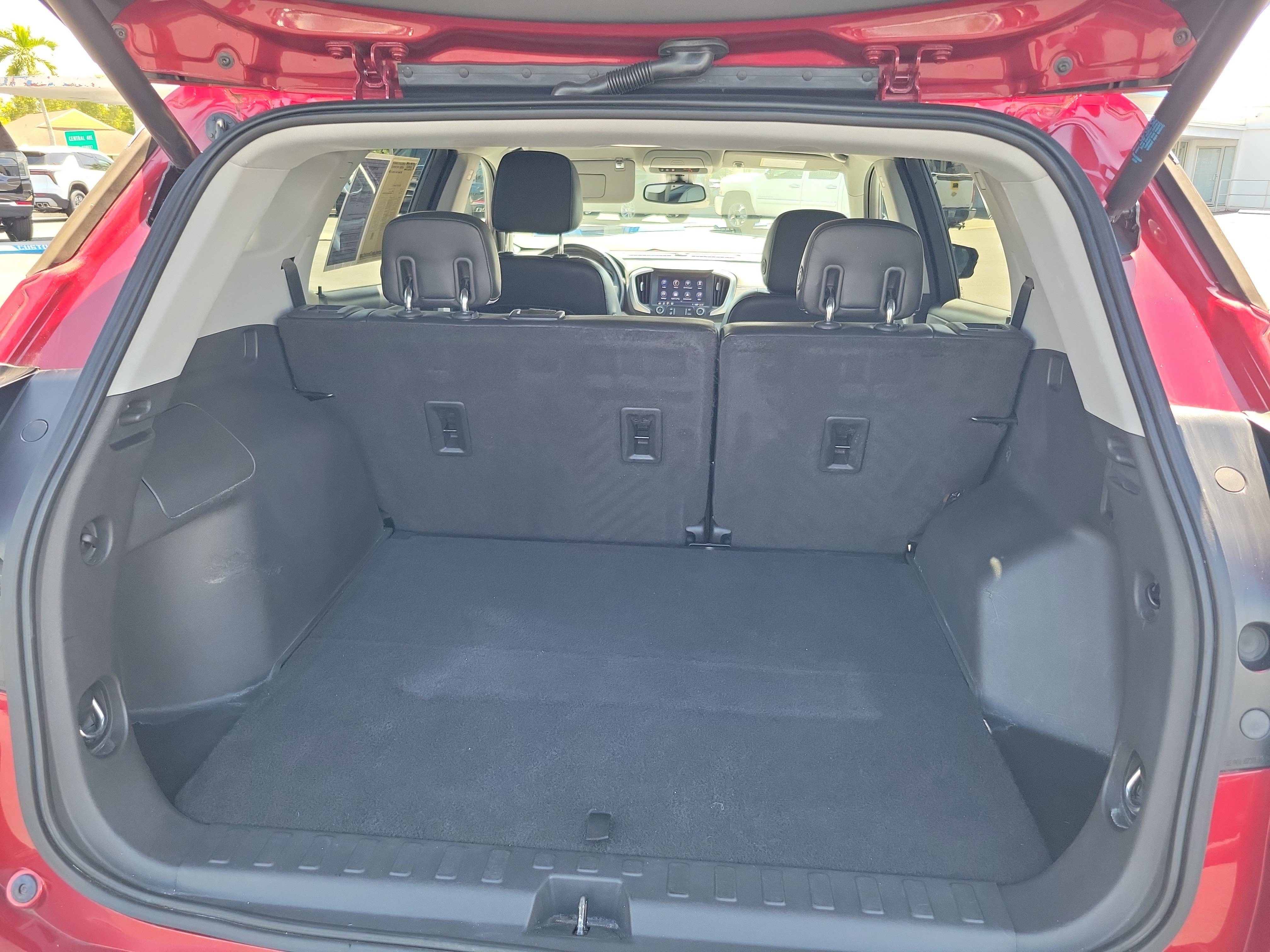 Used 2020 GMC Terrain SLT w/ Preferred Package FWD image 7