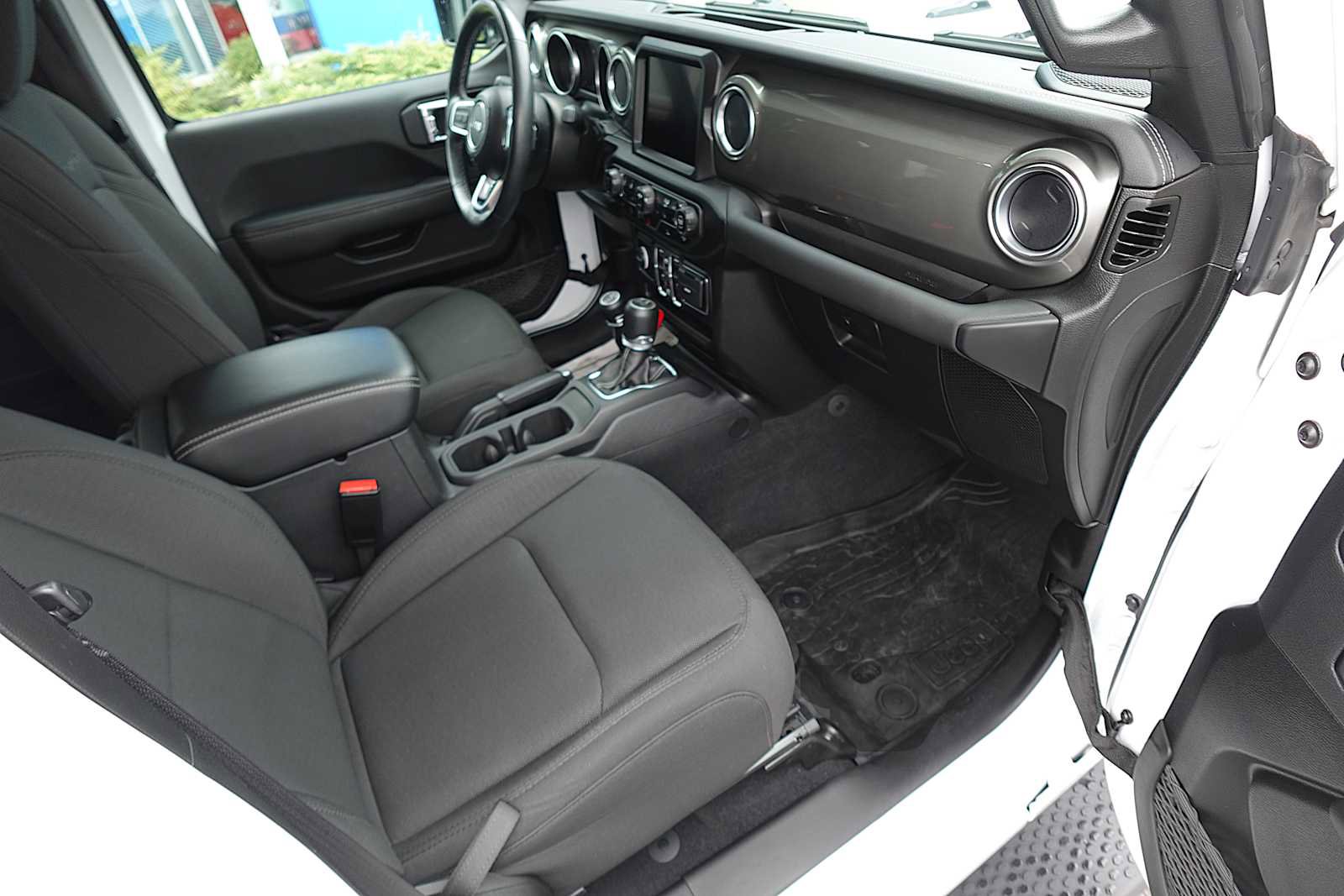 Used 2023 Jeep Wrangler Sahara w/ LED Lighting Group AWD/4WD image 32