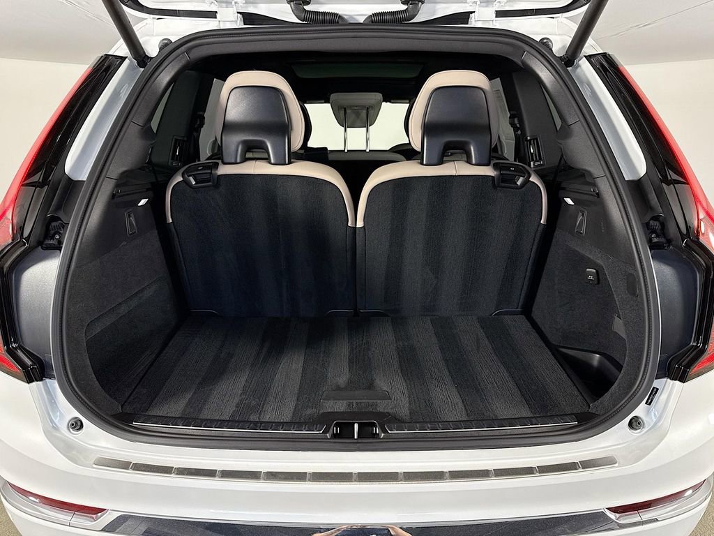 Certified 2026 Volvo XC90 B6 Plus w/ Protection Package Premier image 28