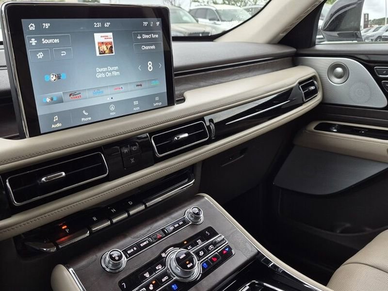 Used 2020 Lincoln Aviator Reserve w/ Equipment Group 202A image 28