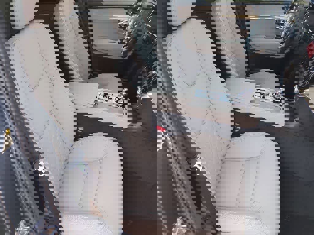 Used 2026 Volvo XC90 B5 Plus w/ Protection Package Premier image 21