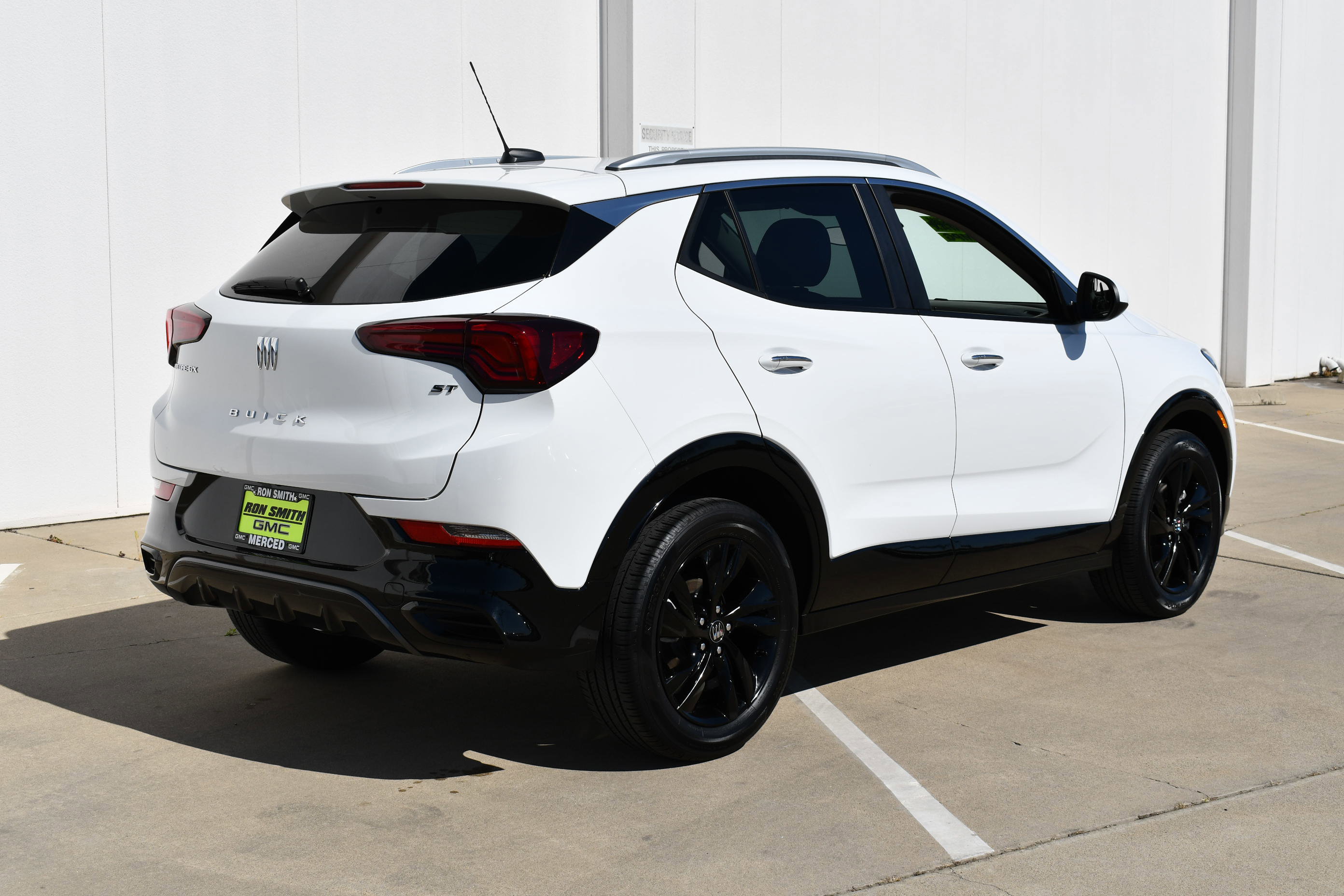 Used 2024 Buick Encore GX Sport Touring image 5