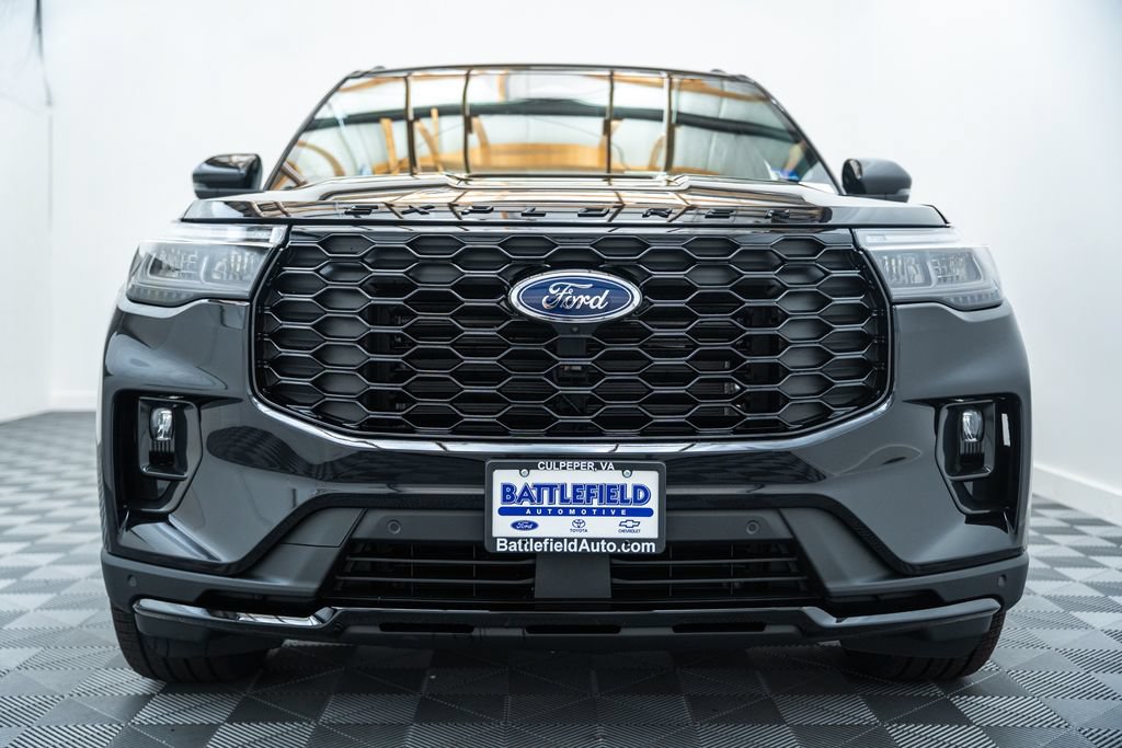 New 2026 Ford Explorer ST-Line w/ ST-Line Street Pack AWD/4WD image 2