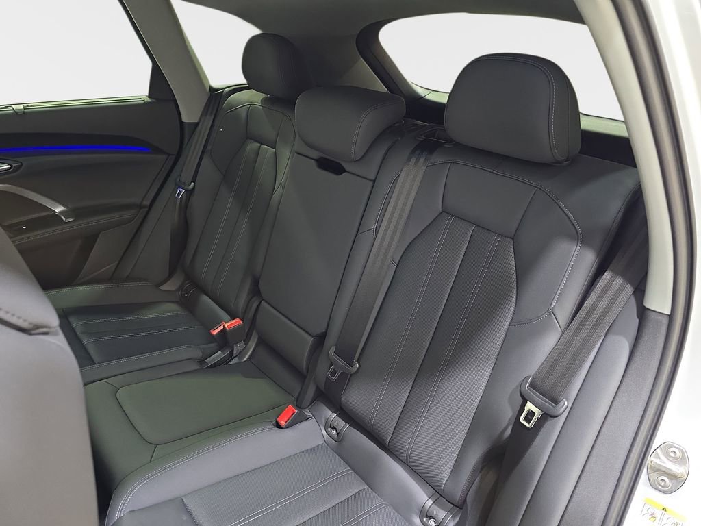 Used 2025 Audi Q5 Premium Plus w/ Premium Plus image 16