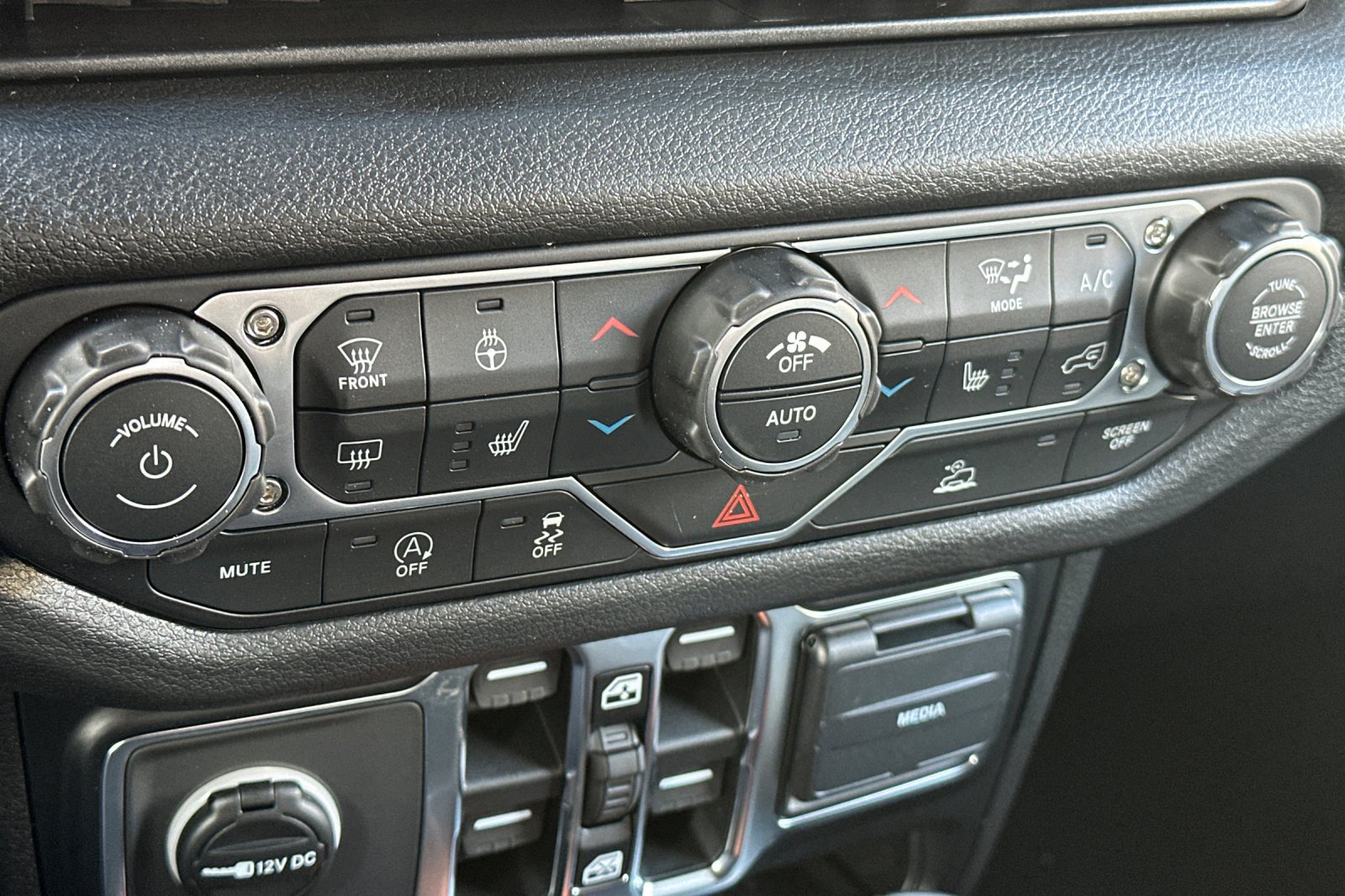New 2026 Jeep Gladiator Sport AWD/4WD image 19