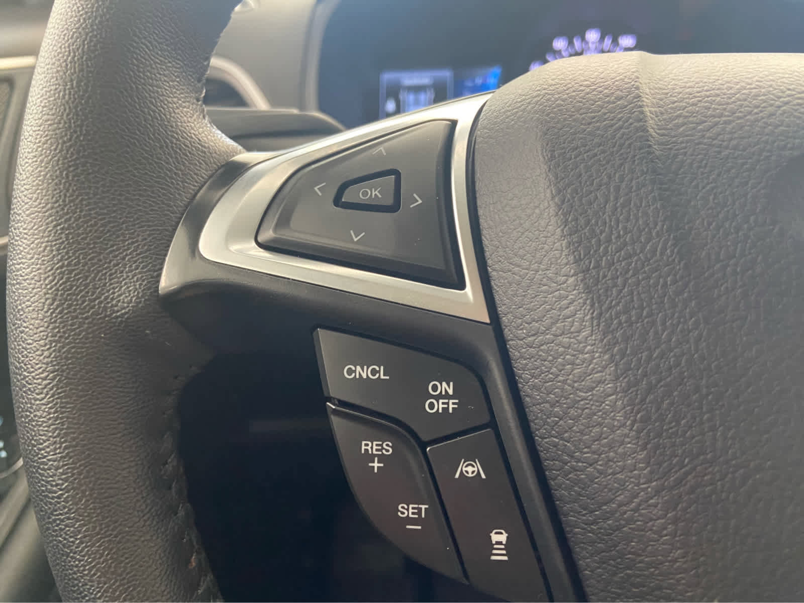 Used 2024 Ford Edge SEL image 22