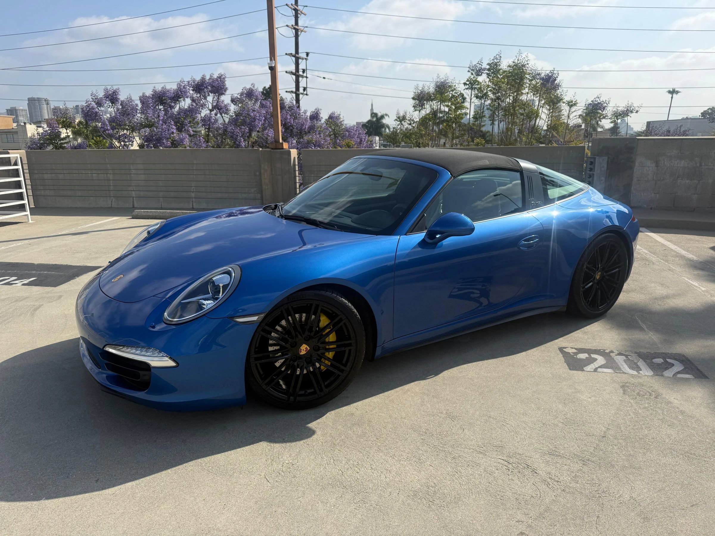 Used 2015 Porsche 911 Targa 4S w/ Sport Chrono Package AWD/4WD image 4