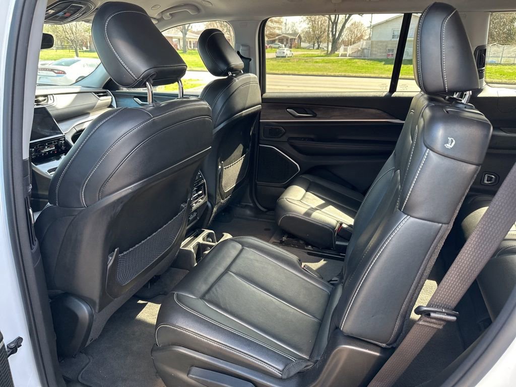 Used 2022 Jeep Grand Cherokee L Limited image 12