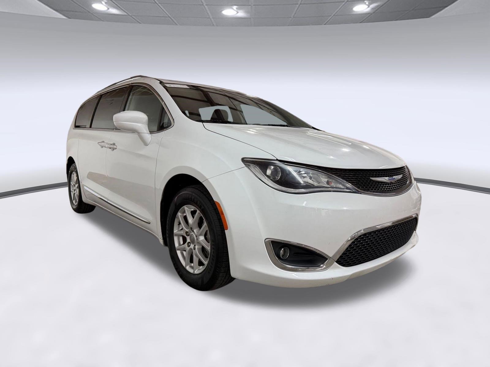 Used 2020 Chrysler Pacifica Touring-L FWD image 22