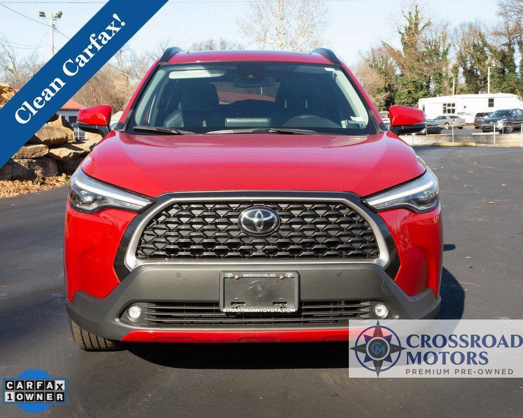 Used 2022 Toyota Corolla Cross XLE w/ Convenience Package image 5