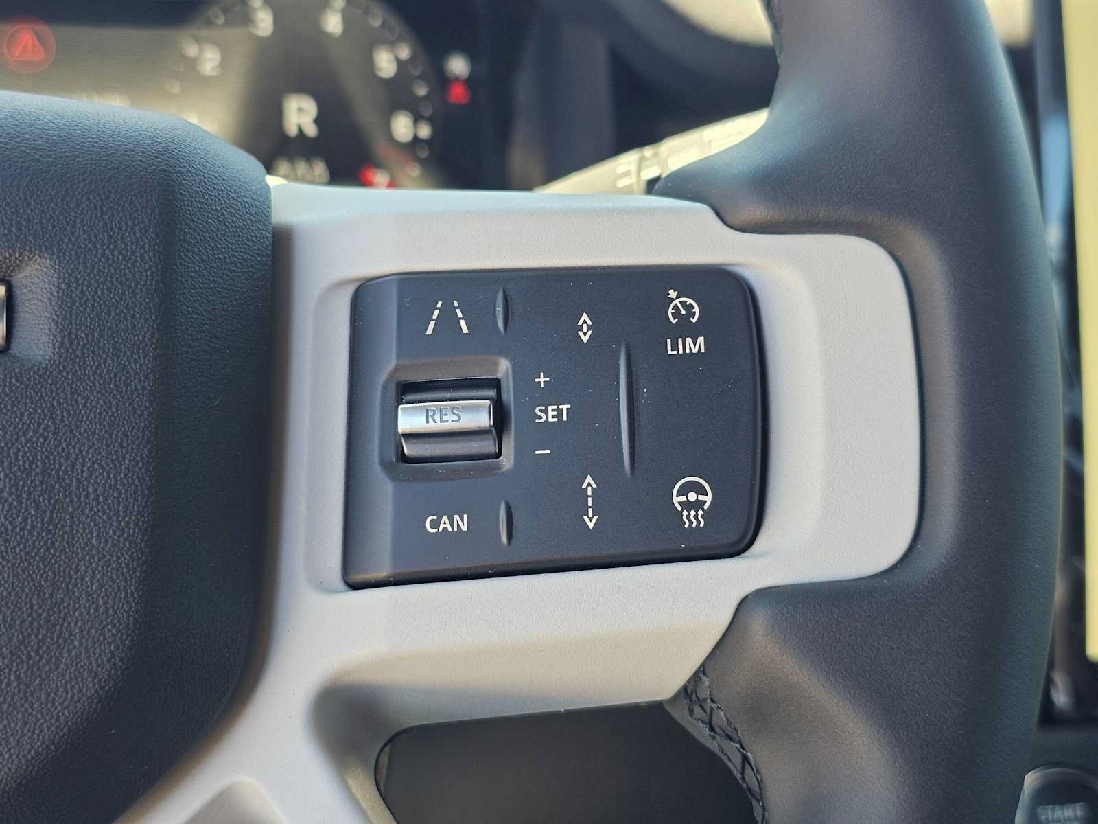 New 2026 Land Rover Defender 110 X-Dynamic SE AWD/4WD image 28