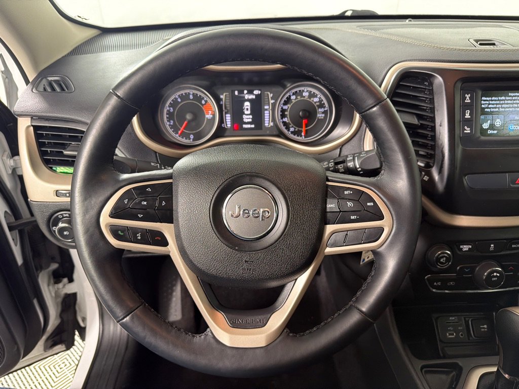 Used 2018 Jeep Cherokee Latitude w/ Cold Weather Group image 15