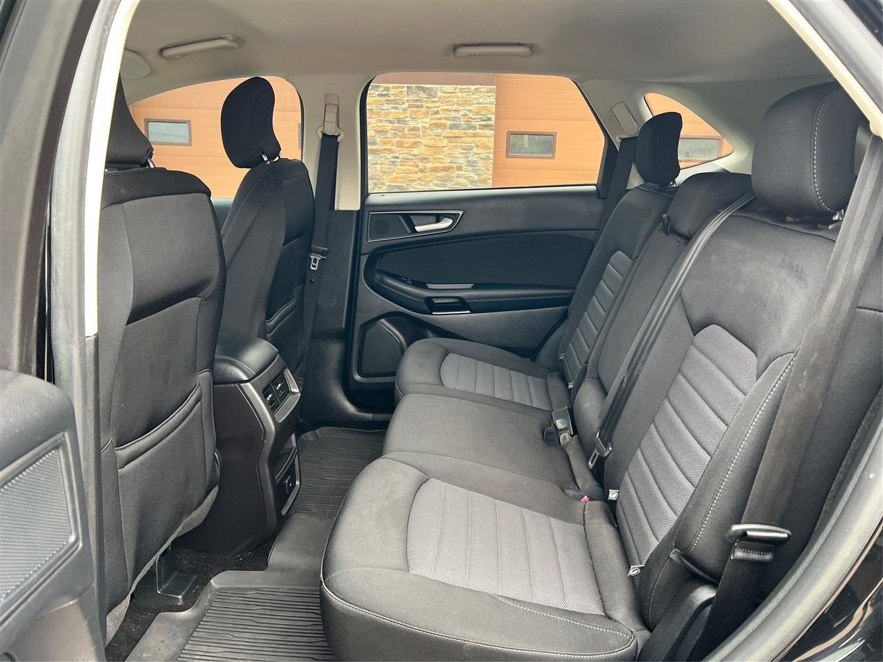 Used 2018 Ford Edge SE image 10