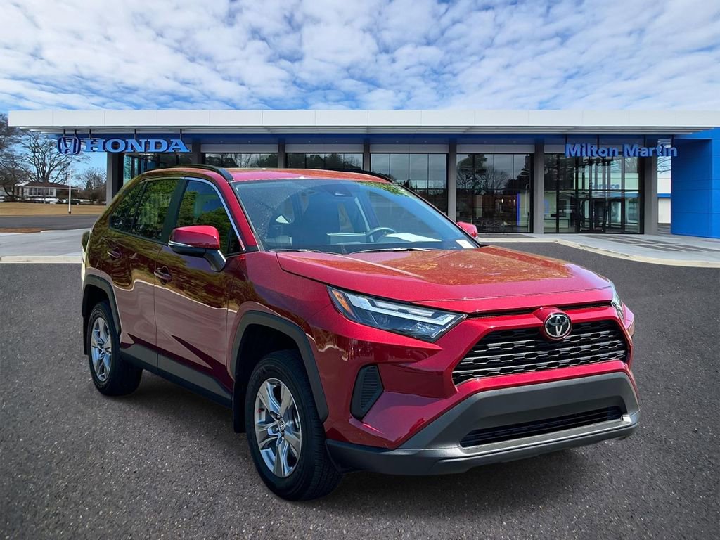 Used 2025 Toyota RAV4 XLE w/ Convenience Package image 1