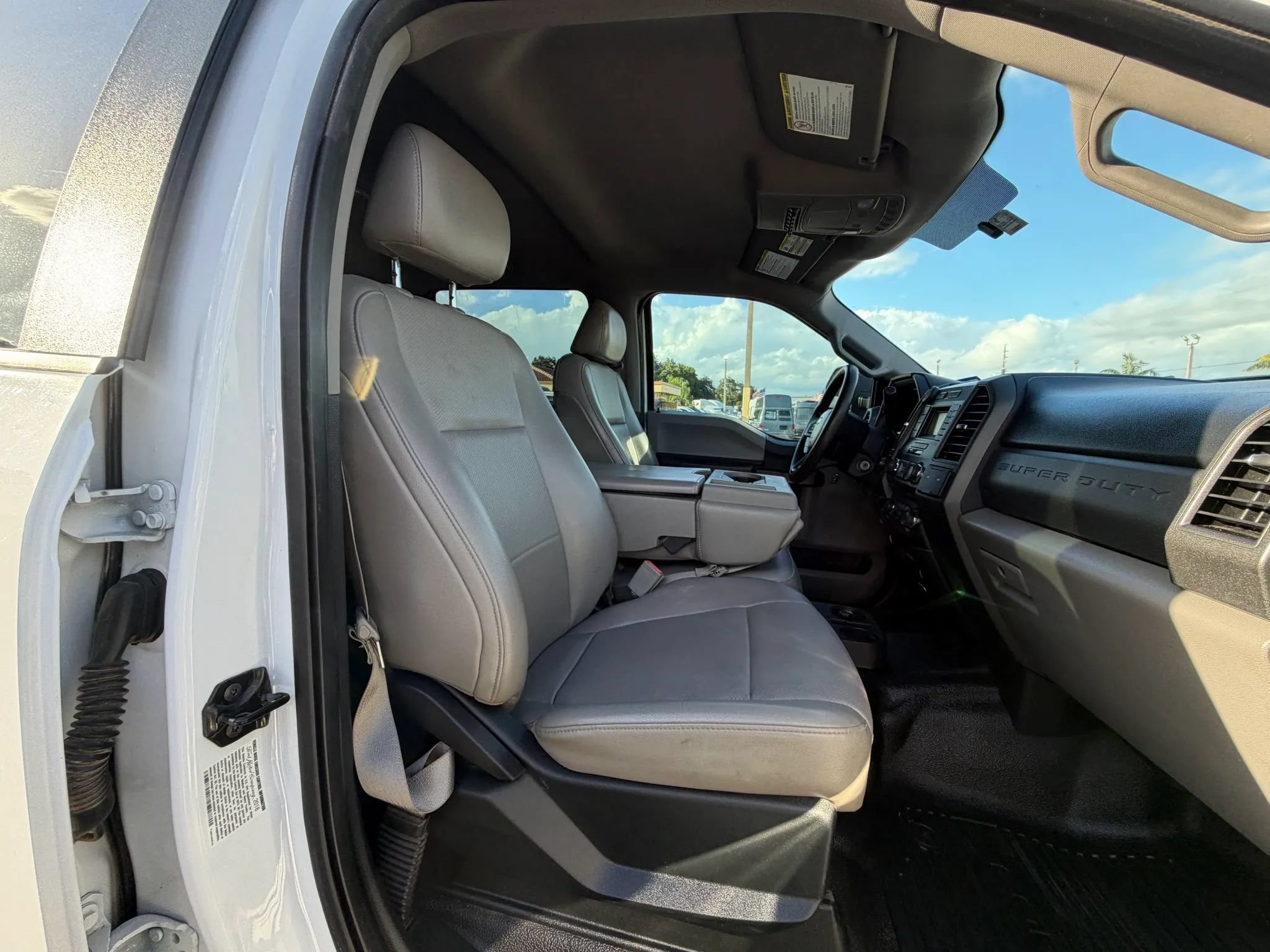 Used 2018 Ford F550 4x4 Crew Cab image 21