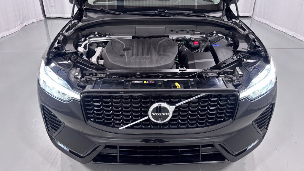 Certified 2024 Volvo XC60 B5 Plus w/ Protection Package Premier AWD/4WD image 29