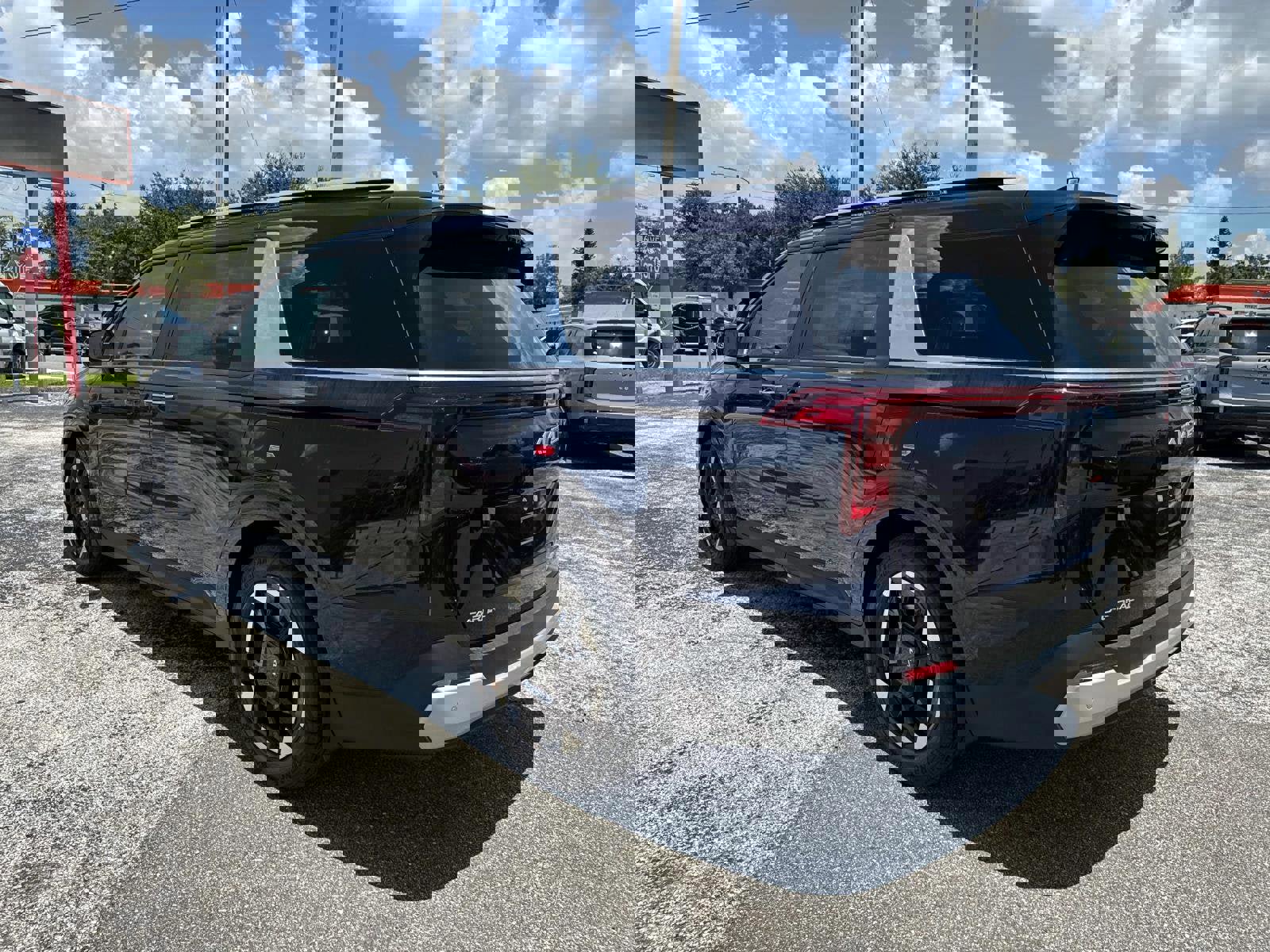New 2026 Kia Carnival EX image 5