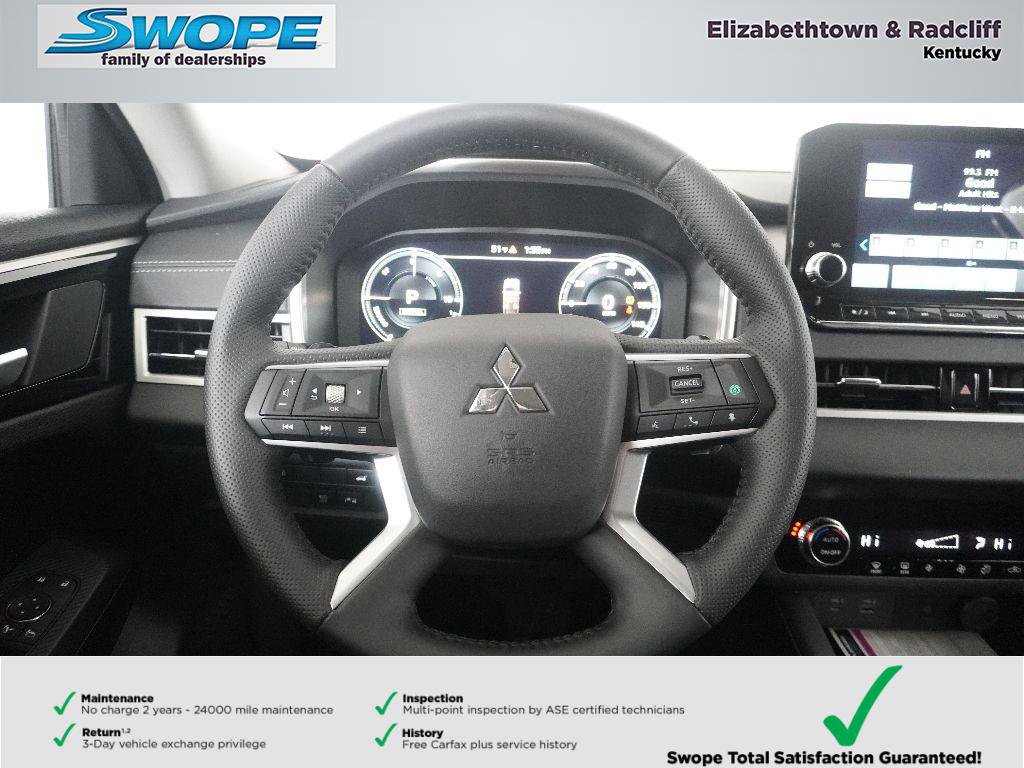 New 2025 Mitsubishi Outlander SE image 16