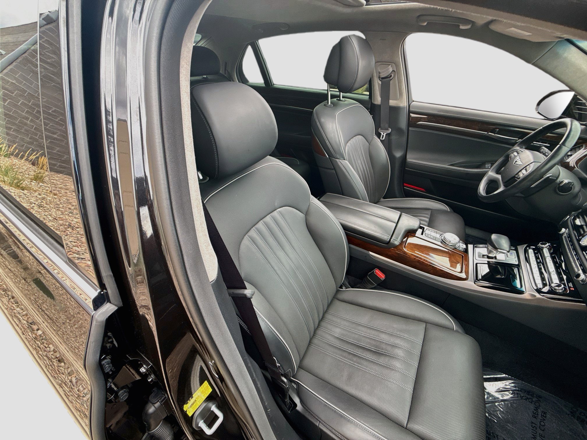 Used 2019 Genesis G90 3.3T Premium AWD/4WD image 34
