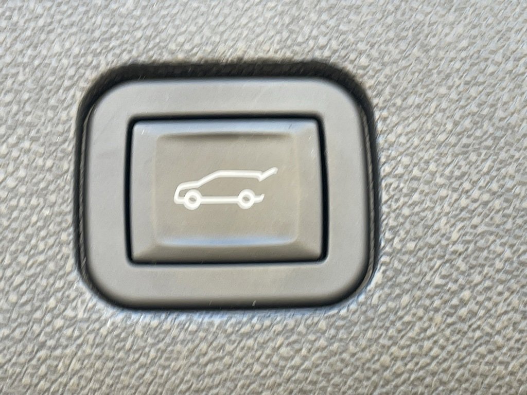 Certified 2024 Cadillac XT6 Premium Luxury w/ LPO, Floor Liner Package image 23