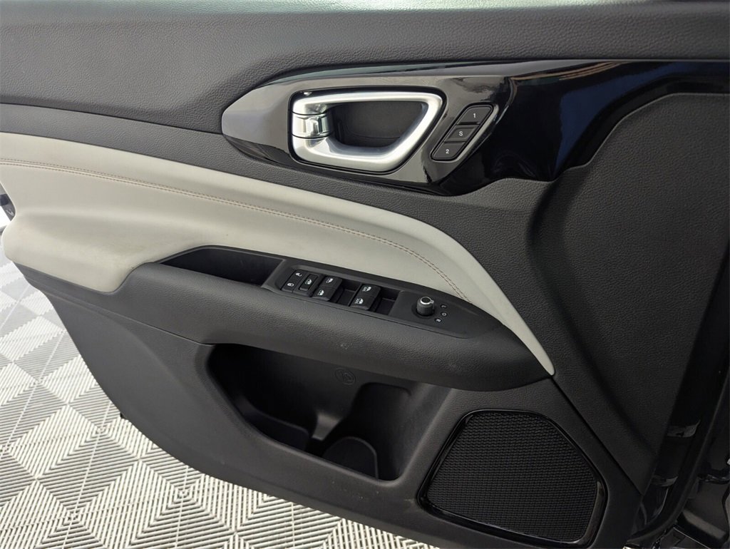 Certified 2024 Jeep Compass Limited w/ Elite Group image 28