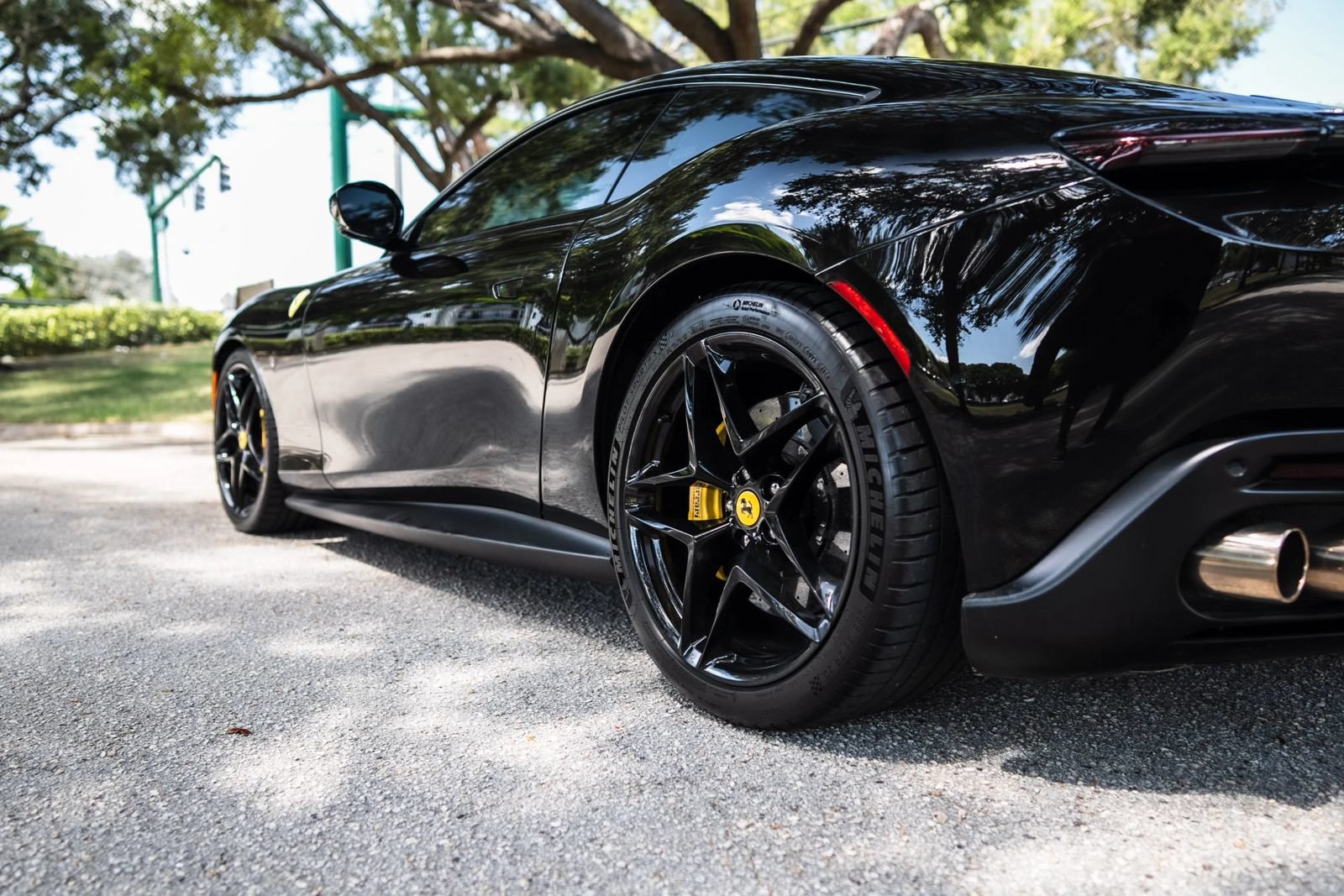 Used 2024 Ferrari Roma RWD image 6