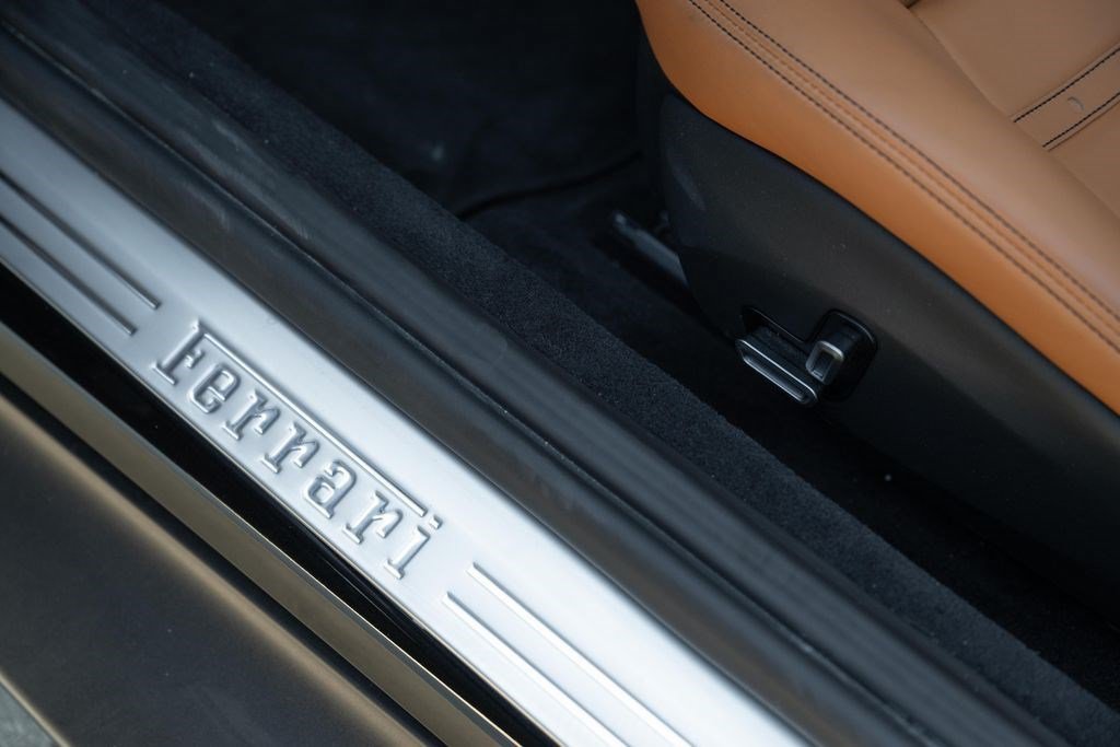 Used 2025 Ferrari Roma Spider RWD image 35