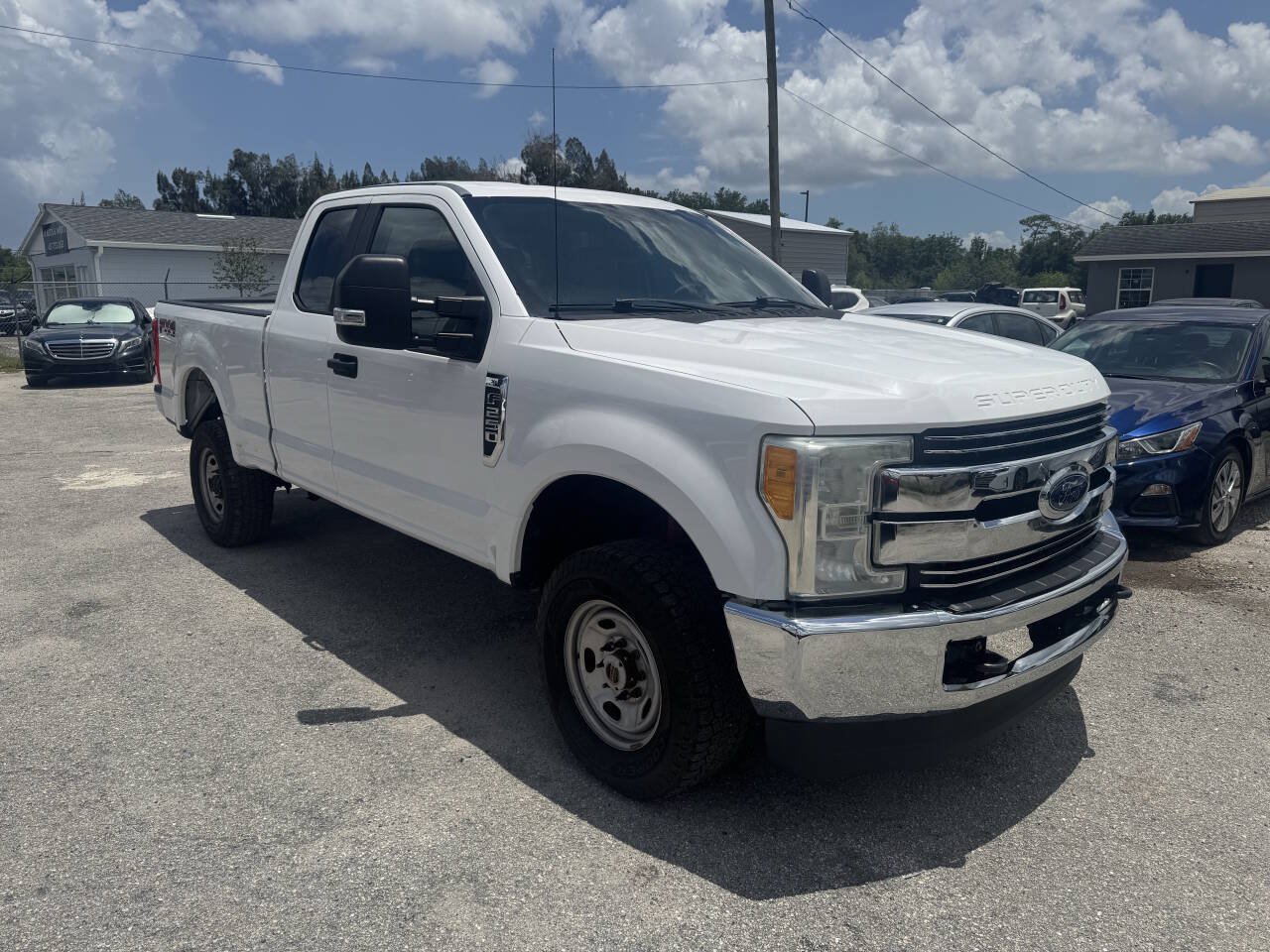 Used 2017 Ford F250 XL w/ Power Equipment Group AWD/4WD image 3