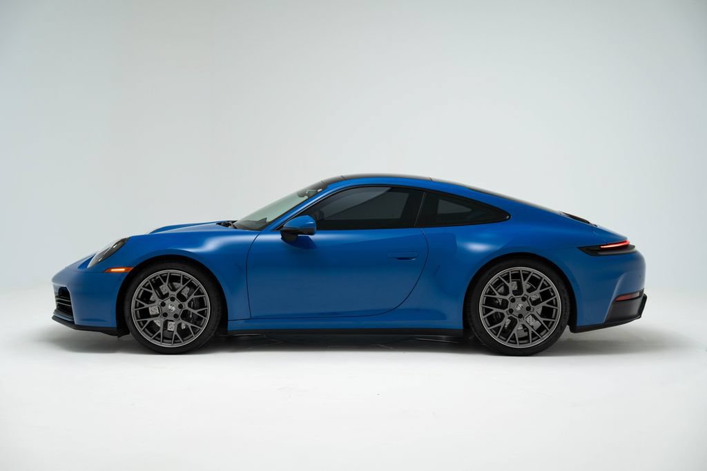 Used 2025 Porsche 911 Carrera RWD image 6