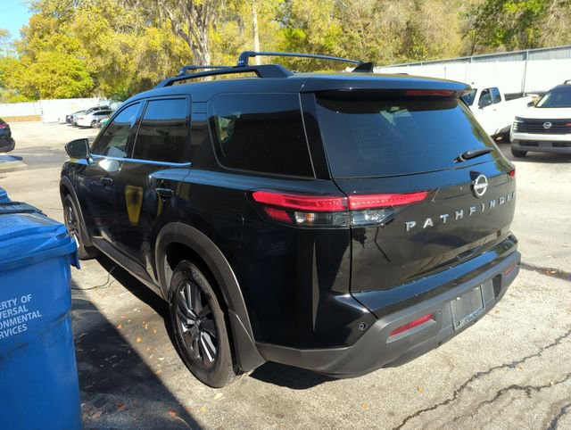 Certified 2025 Nissan Pathfinder SV image 3