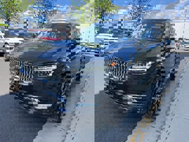 Used 2021 Volvo XC90 T6 Inscription w/ Protection Package Premier AWD/4WD image 3