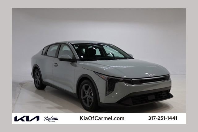 Used 2025 Kia K4 LXS image 1