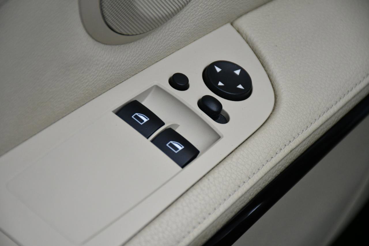 Used 2011 BMW 335i Coupe image 12