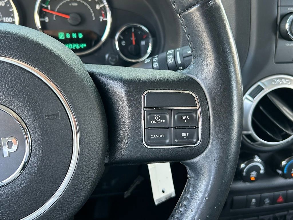 Certified 2017 Jeep Wrangler Unlimited Rubicon w/ Connectivity Group image 33