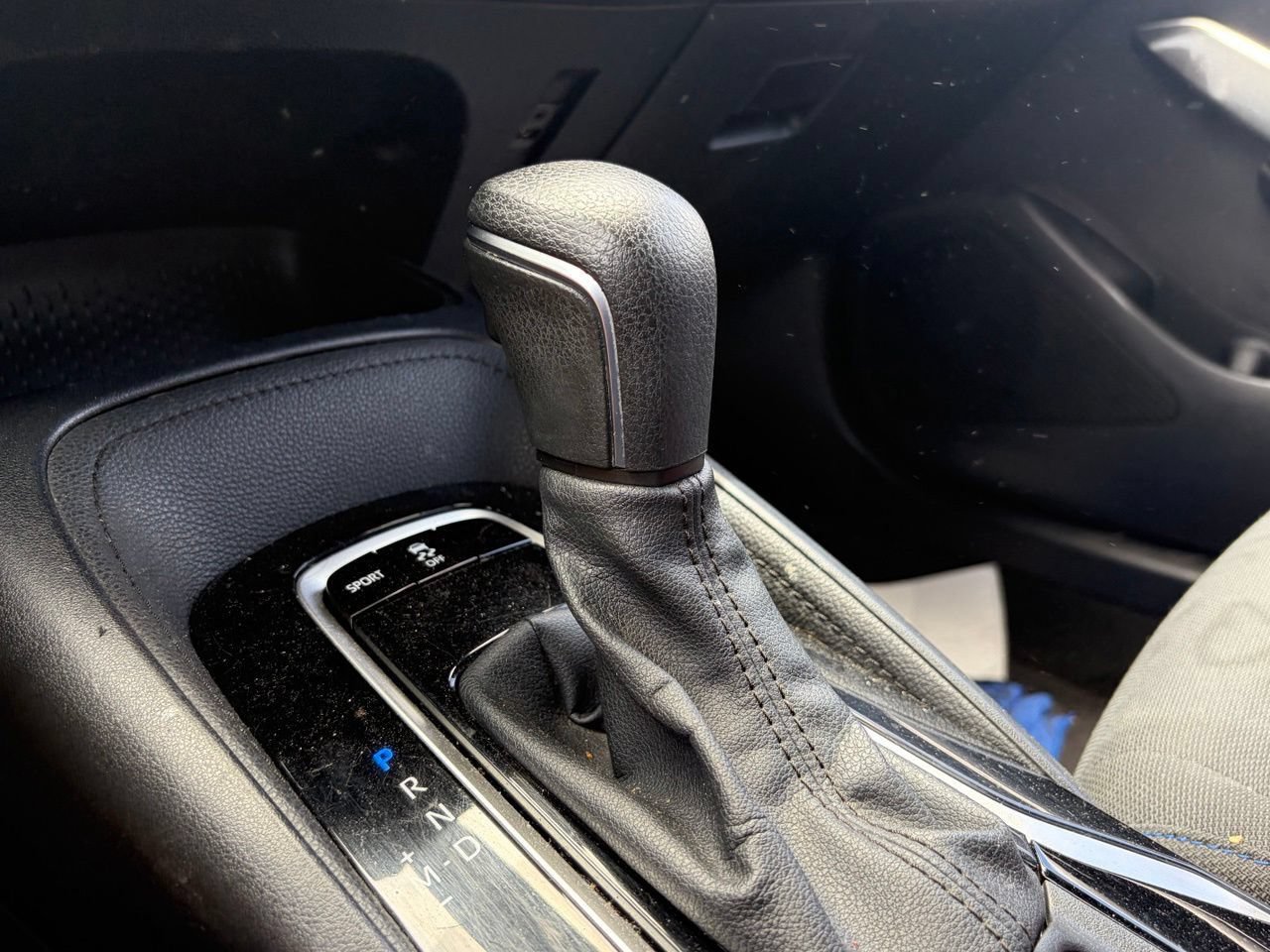 Used 2020 Toyota Corolla SE w/ Carpet Mat Package (TMS) FWD image 7