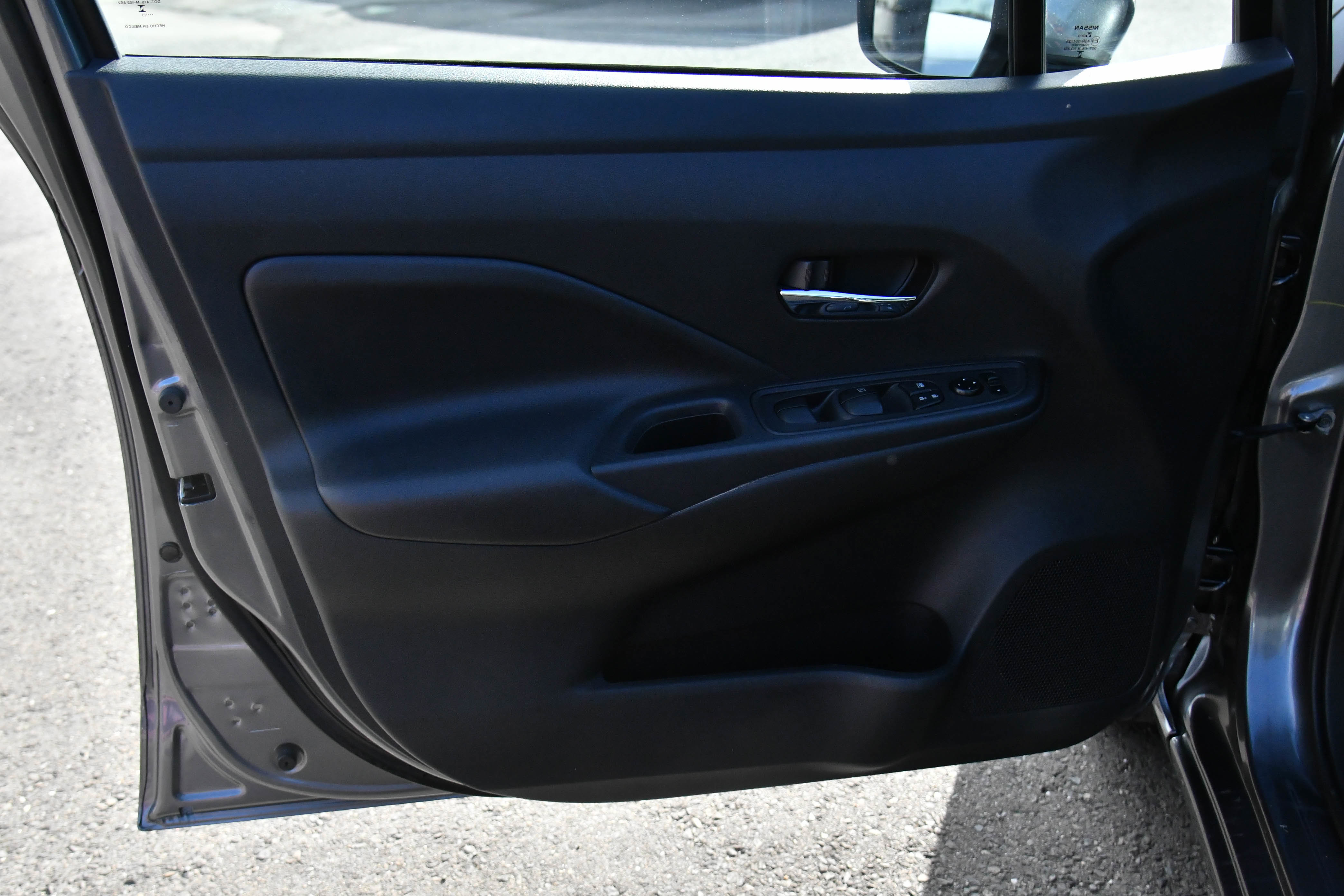 Used 2023 Nissan Versa SV FWD image 13