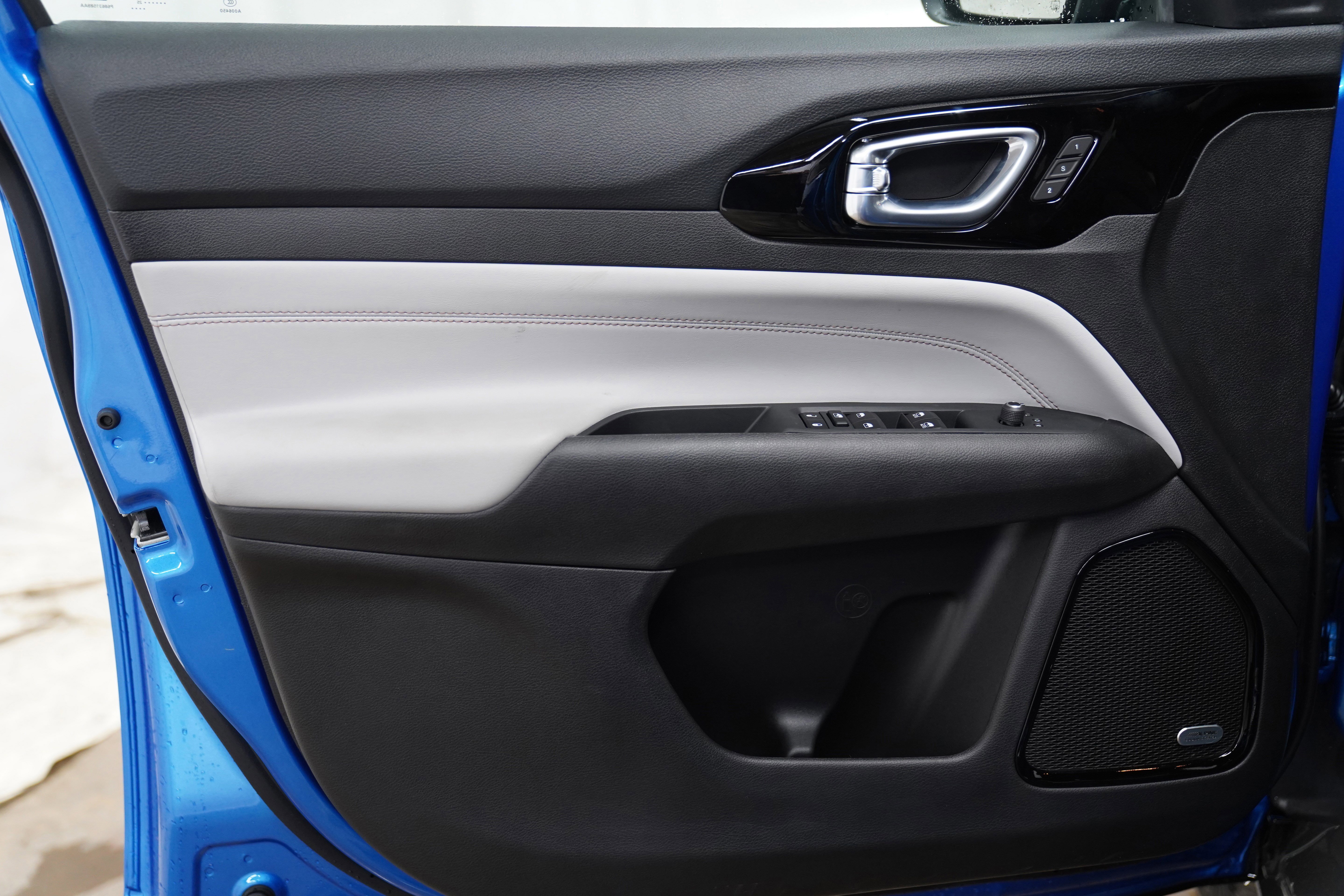 New 2025 Jeep Compass Limited w/ Elite Group image 16