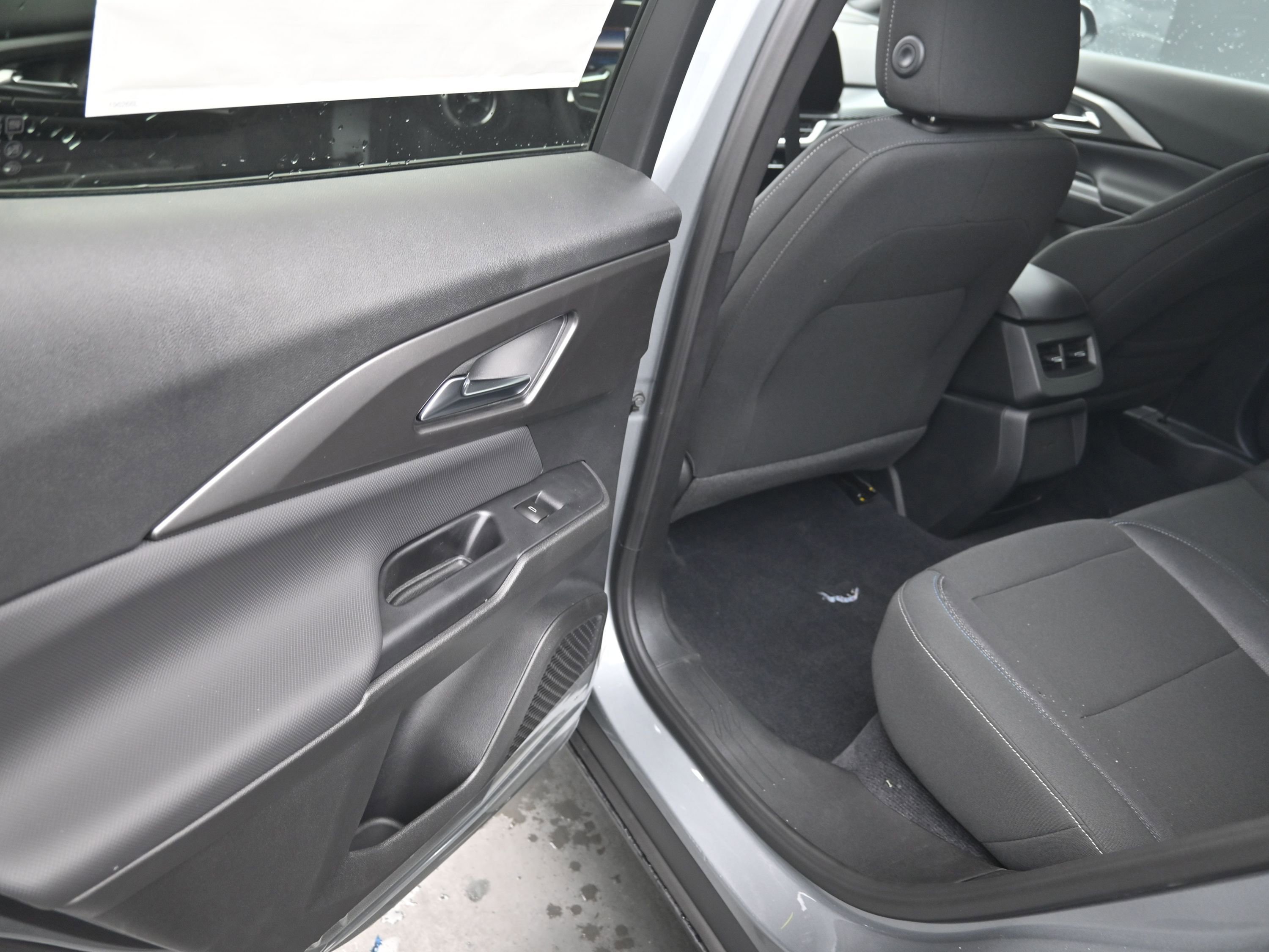 New 2026 Chevrolet Equinox EV LT image 19