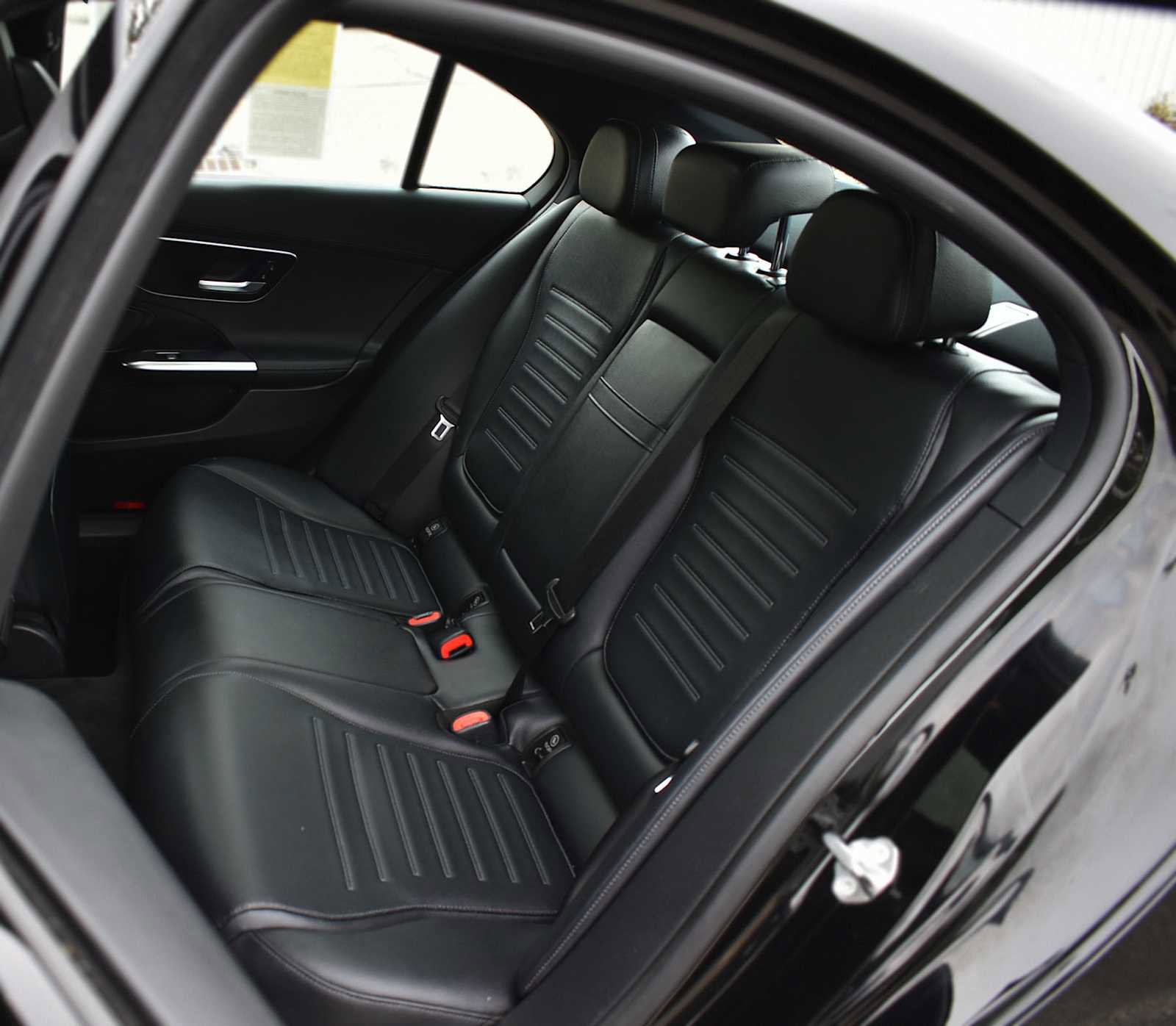 Used 2023 Mercedes-Benz C 300 4MATIC Sedan image 12