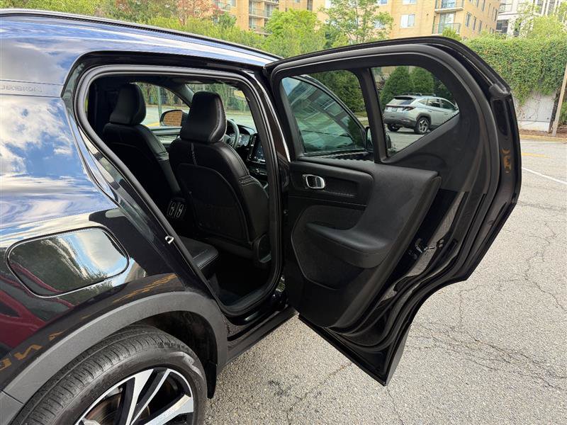 Used 2020 Volvo XC40 T5 R-Design w/ Protection Package Premier AWD/4WD image 21