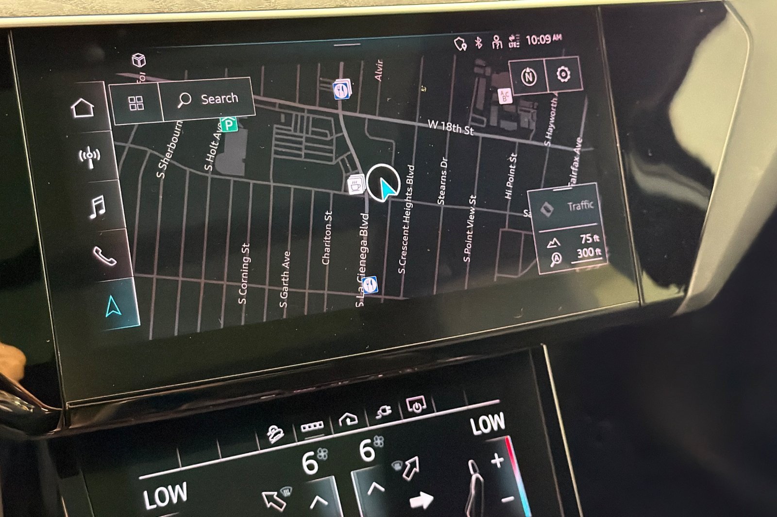 Used 2022 Audi e-tron Premium AWD/4WD image 18