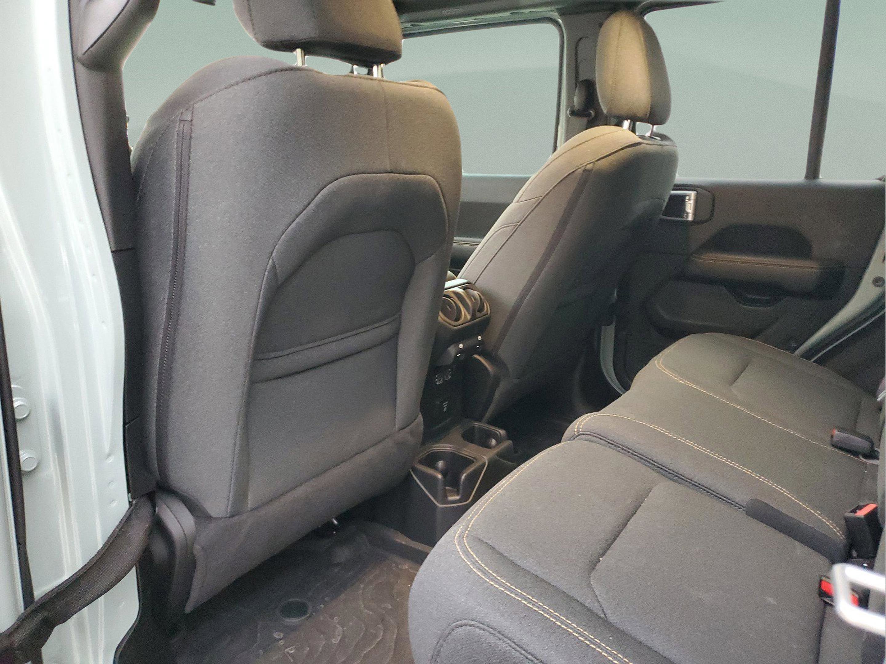 Certified 2024 Jeep Wrangler Sahara image 7