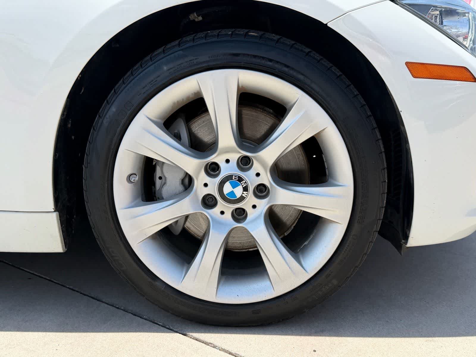 Used 2013 BMW 335i xDrive Sedan AWD/4WD image 9