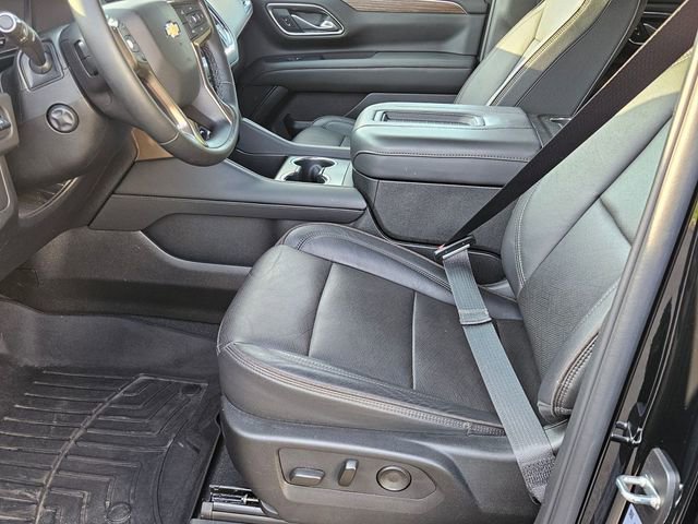 Used 2024 Chevrolet Suburban High Country AWD/4WD image 9