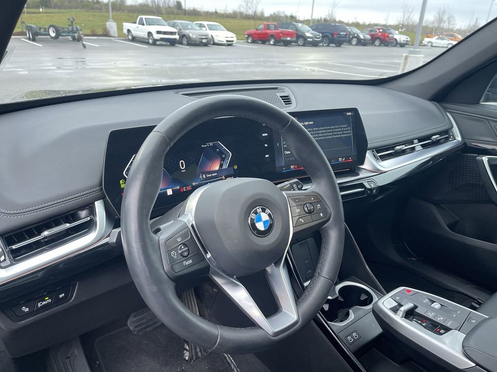 Used 2025 BMW X1 xDrive28i image 18