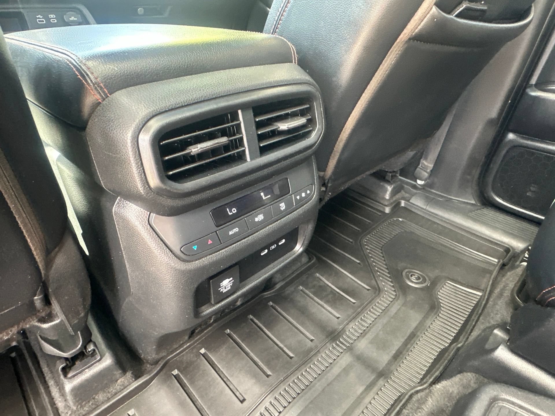 Used 2024 Honda Pilot TrailSport image 32