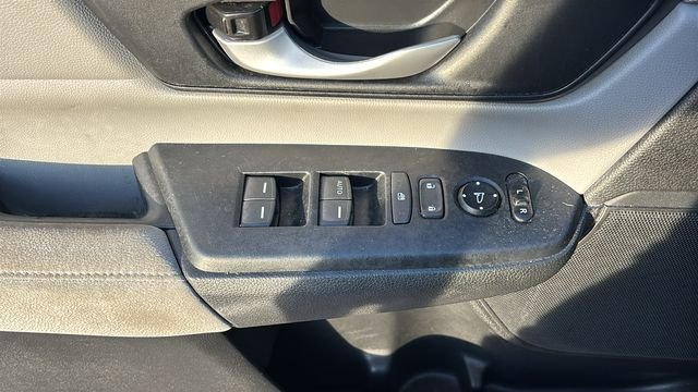 Used 2019 Honda CR-V LX image 9