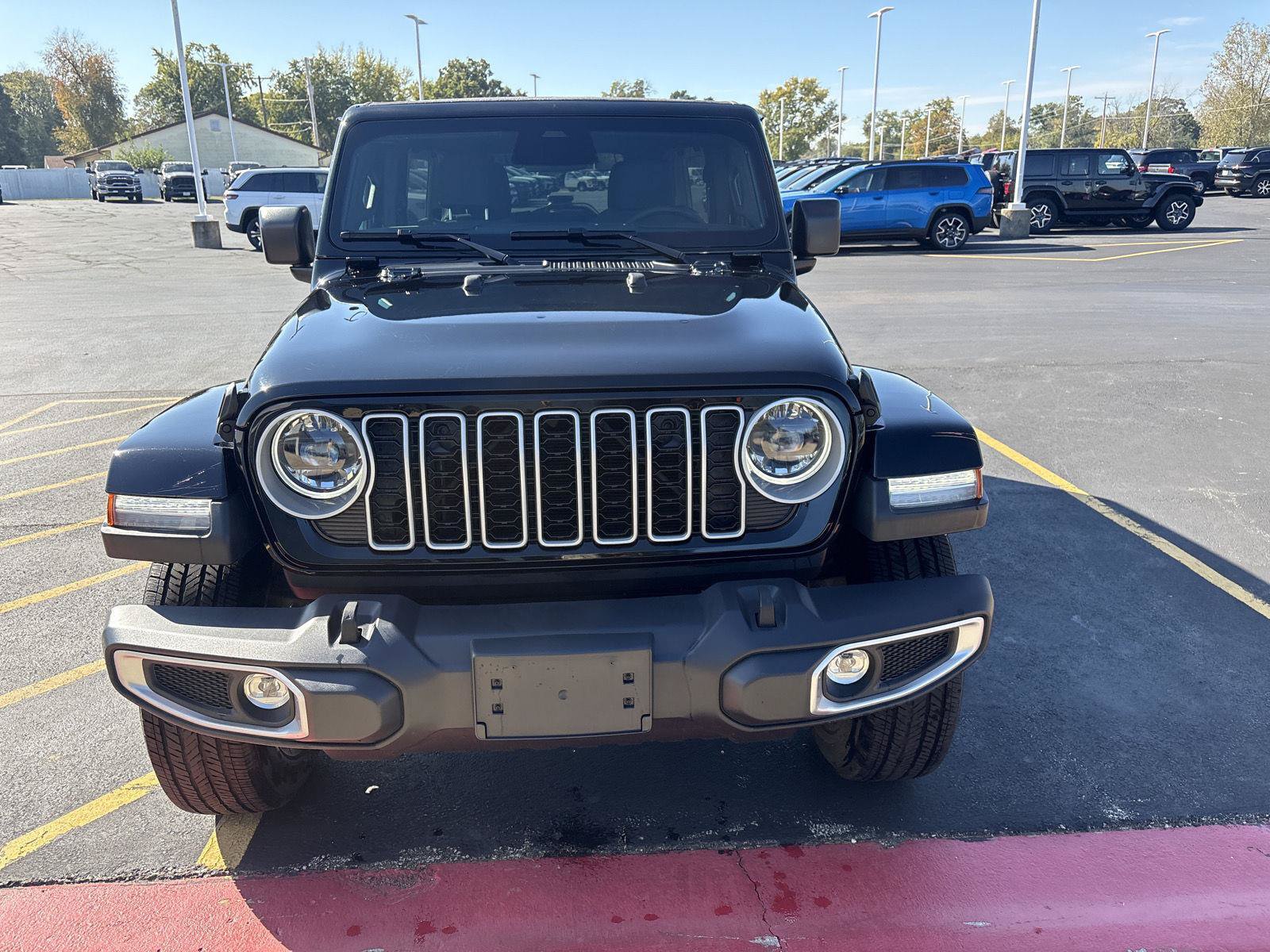Used 2026 Jeep Wrangler Unlimited Sahara AWD/4WD image 2
