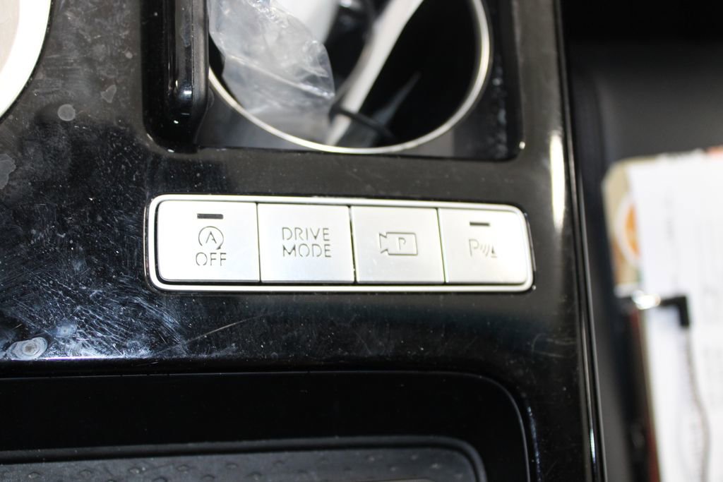 Used 2025 Genesis G80 2.5T image 29