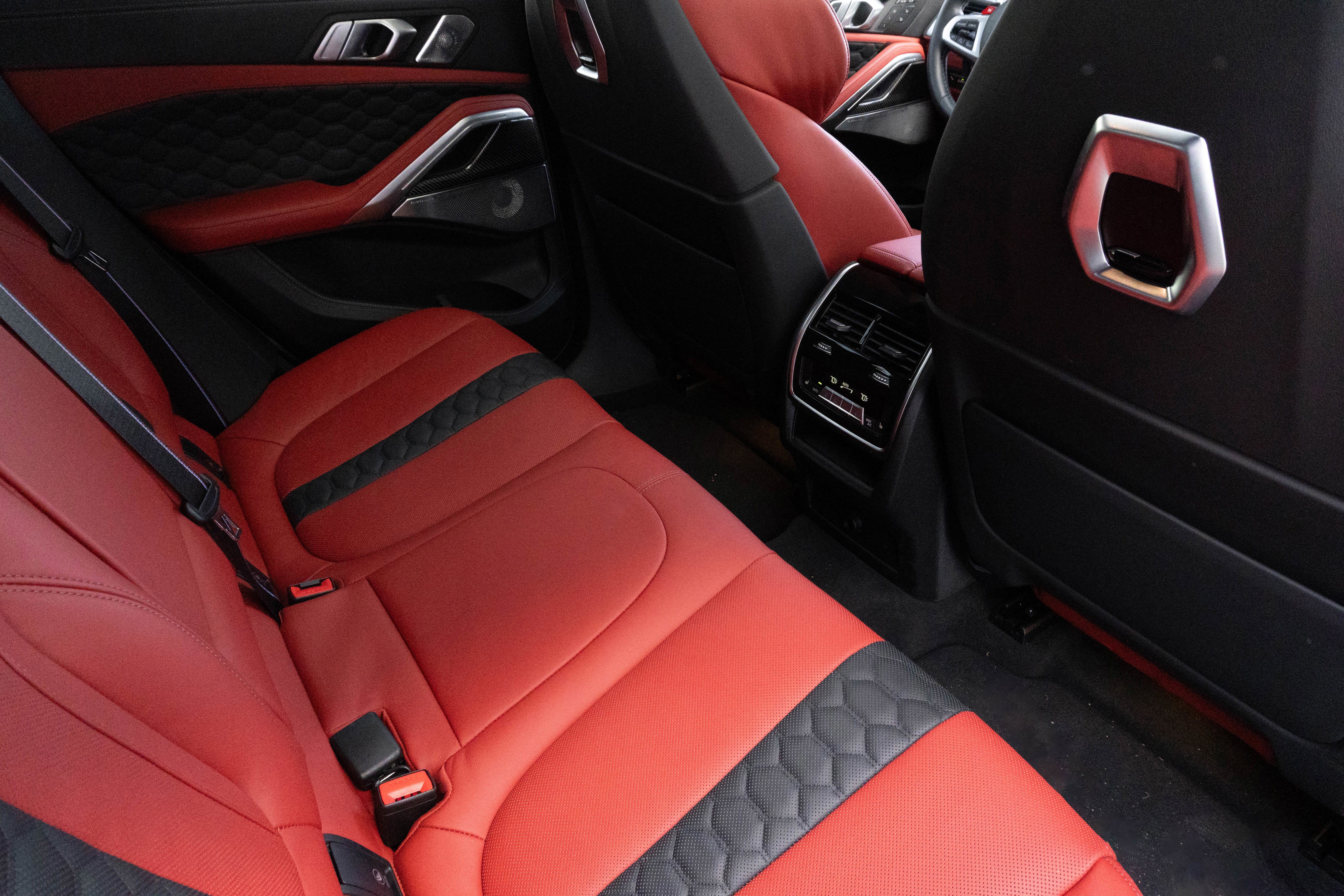 Used 2026 BMW X6 M Competition w/ Executive Package image 38